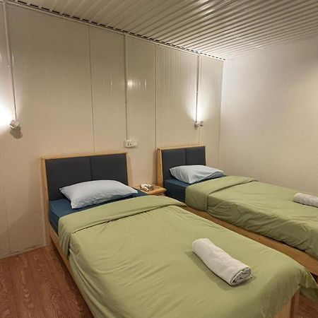 5 Minutes Airport Lodge Kampong Patagas Экстерьер фото