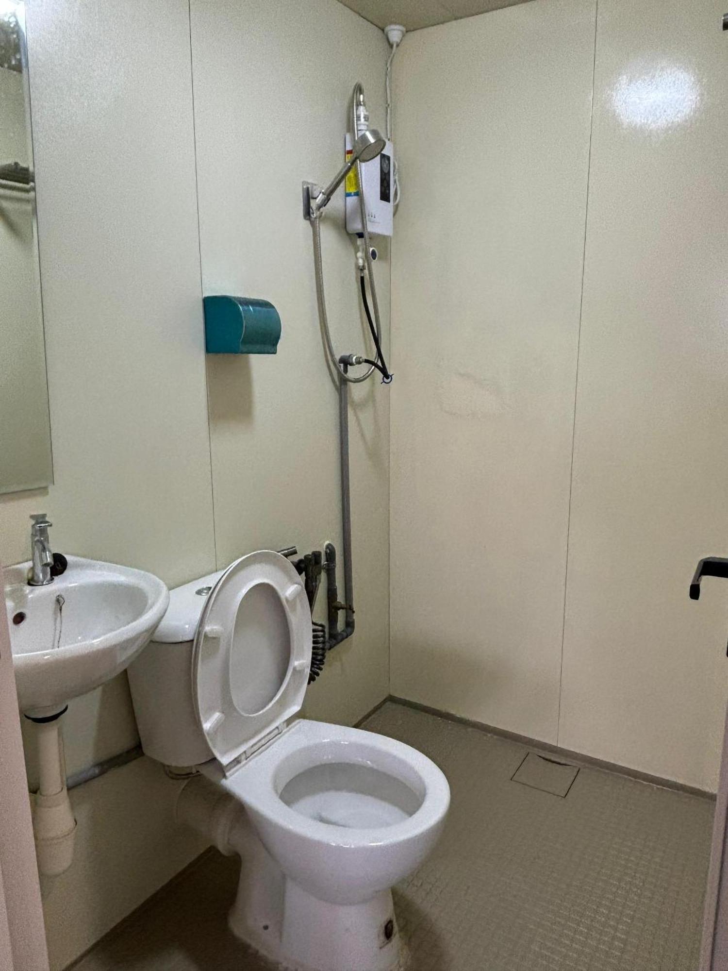 5 Minutes Airport Lodge Kampong Patagas Экстерьер фото